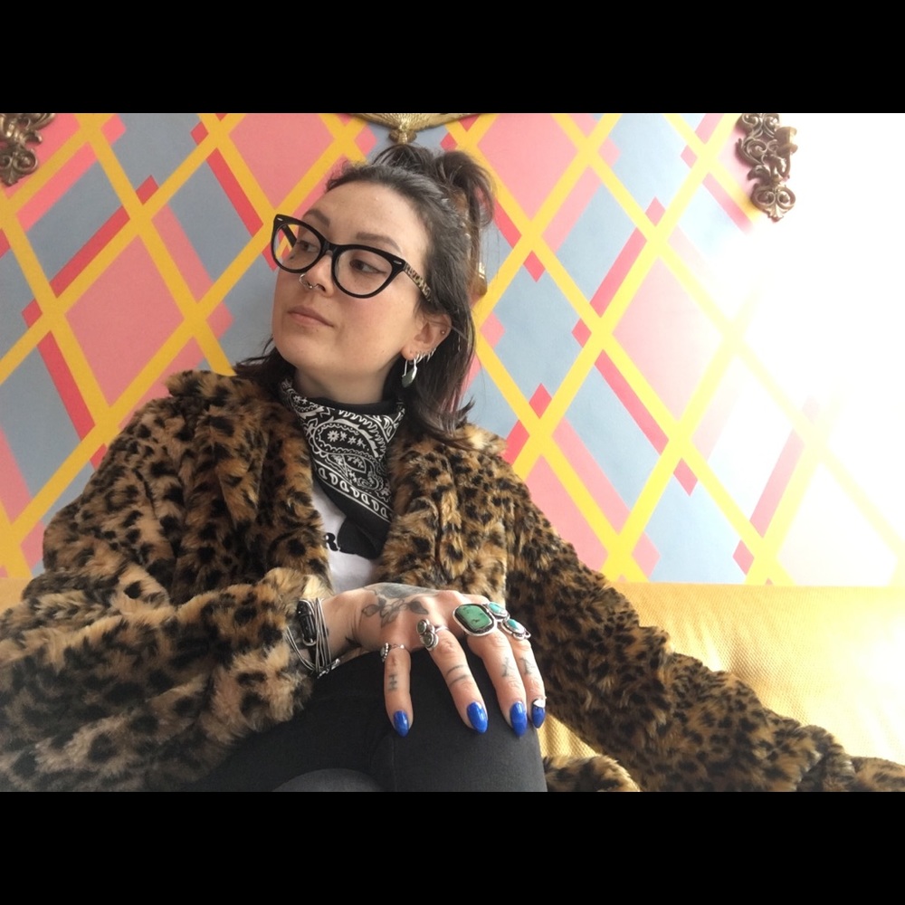 Meet your Posher, Janet